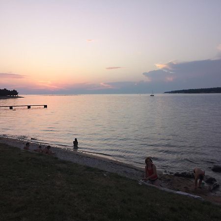 Lovely Apartment Near The Beach With A Sea View Poreč Eksteriør bilde